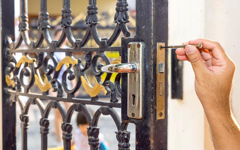 urgence serrurier ouverture de porte Courbevoie